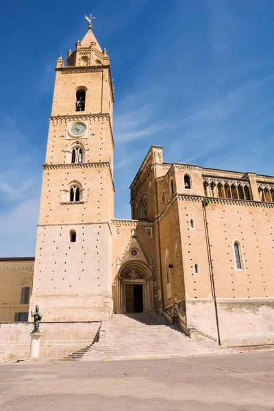Katedralen i San Giustino i Chieti — Stockfoto