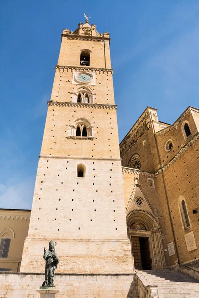 Cathedral of San Giustino in Chieti — Stock Photo, Image