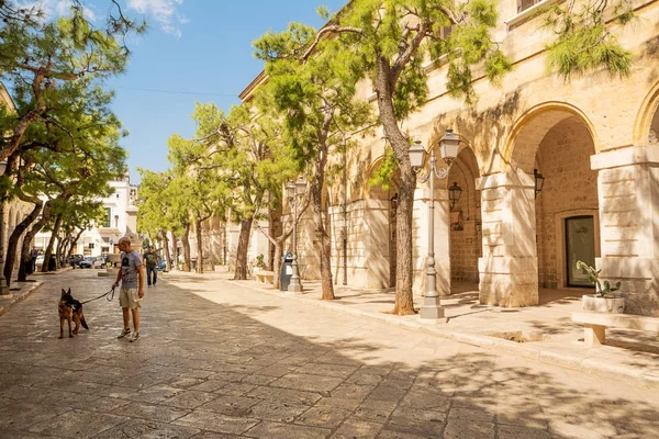 People in Market Street in Fasano — Stock Photo, Image