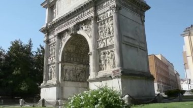 Trajan Benevento (İtalya içinde kemer)