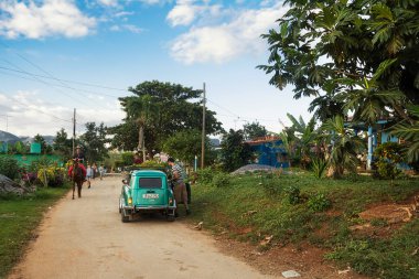 Vinales ikincil yolda eski 1950'lerde araba park