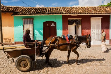 At arabası Trinidad (Küba bir sokakta çekilmiş)