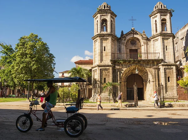 Igreja do Santo Cristo da Boa Viagem a Havana Velha e gelada — Fotografia de Stock