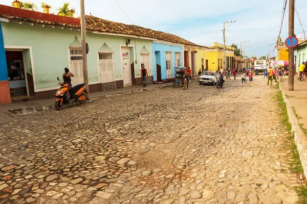 Verkliga livet på en gata i Trinidad på morgonen — Stockfoto