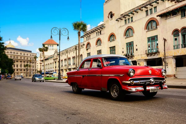 Red,  old american classical car in road of old Havana (Cuba) — Stock Photo, Image