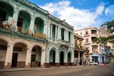 Paseo del Prado (Küba Havana'da saraylarda cephe)