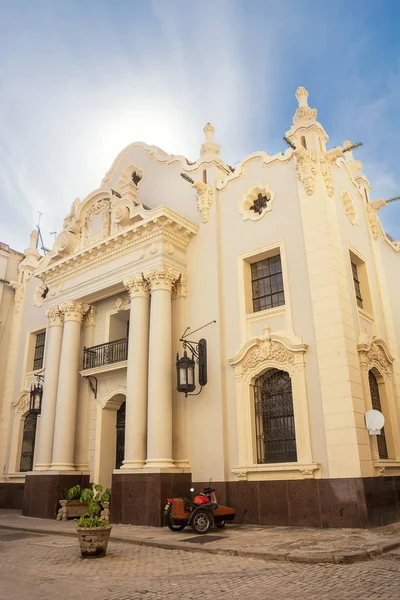 Kirche im zentrum der alten havana in kuba — Stockfoto