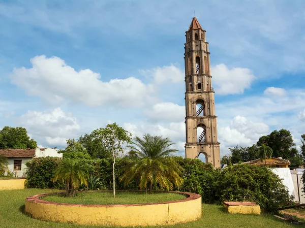 Torre de vigilância de escravos da fábrica de açúcar Manaca Iznaca — Fotografia de Stock