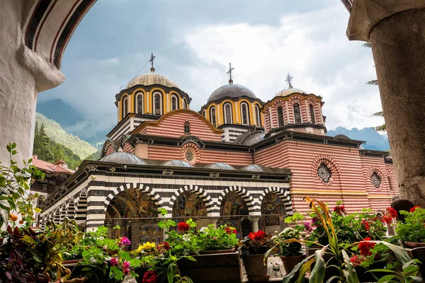 Rila Kloster, eines der wichtigsten Touristenziele und UNESCO — Stockfoto