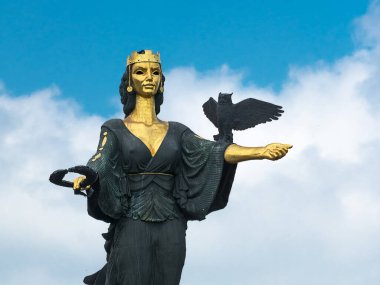 Aziz Sophia Heykeli, bilgeliğin sembolü ve Sofya 'nın koruyucusu. 