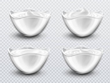 Soslu kase, ekşi krema. Mayonez ya da yoğurt.