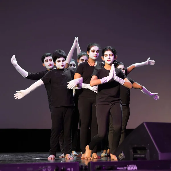 Durga puja performansı