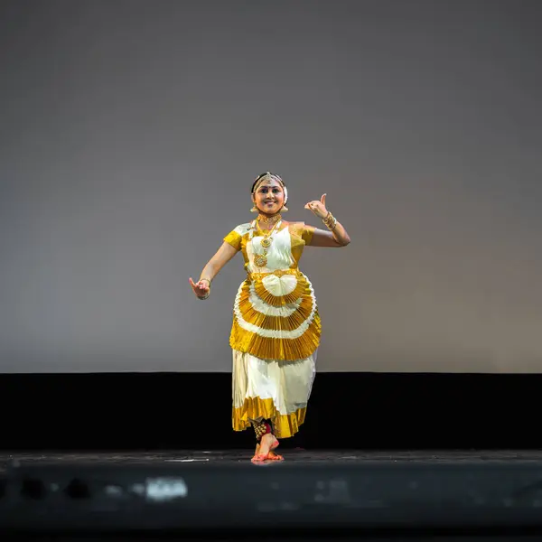 Durga puja performansı