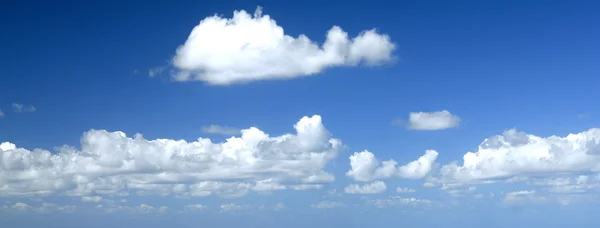 Güzel mavi gökyüzü