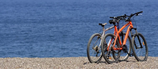 Sahilde iki Bisiklet