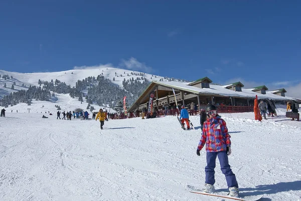 希腊卡拉夫里塔赫尔莫斯山脉卡拉夫里塔滑雪中心 — 图库照片
