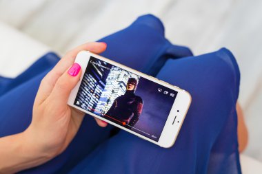 Riga, Letonya - 8 Eylül 2016: Resmi Netflix app ekran App Store üzerinde.