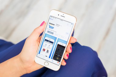 Riga, Letonya - 8 Eylül 2016: Amazon app App Store üzerinde.