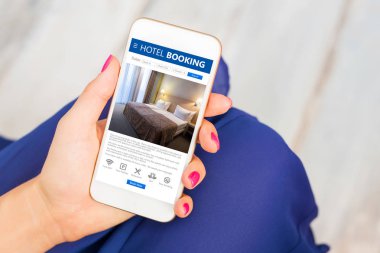 Smartphone üzerinde otel rezervasyon uygulaması