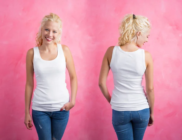 Mulher em top tanque branco no fundo rosa — Fotografia de Stock