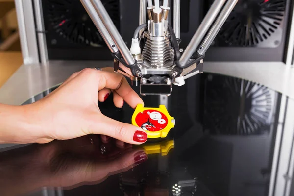 3D εκτυπωτής τύπωσε το ρολόι — Φωτογραφία Αρχείου