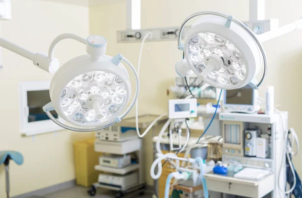 Ameliyat odası'nın tam donanımları — Stok fotoğraf