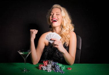 Bir poker oyunu yeme içme kadın