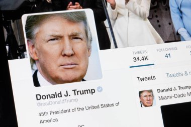 Riga, Letonya - 02 Şubat 2017: Başkan, Amerika Birleşik Devletleri Donald Trump Twitter profil.