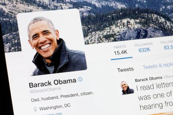 Riga, Letonya - 02 Şubat 2017: Barack Obama ' nın Twitter profil. — Stok fotoğraf