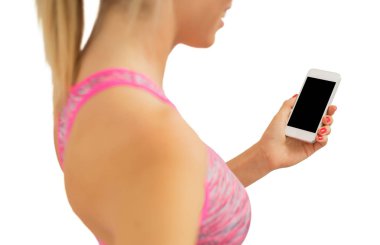 Sportif ve atletik kişinin Smartphone kullanarak