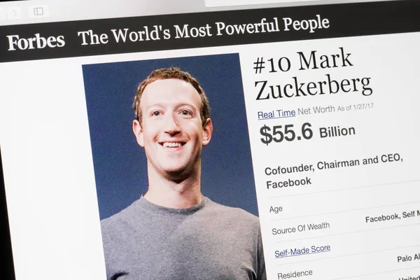 Ryga, Łotwa - 24 lutego 2017: Lista magazynu Forbes światów najbardziej potężny People.Number 10 współzałożyciel i Ceo Facebook Mark Zukenberg. — Zdjęcie stockowe
