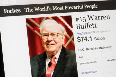 Riga, Letonya - 24 Şubat 2017: Forbes dergisi Worlds en güçlü People.Number 15 Warren Buffet listesi Berkshire Hathaway Ceo.