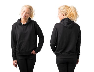 Beyaz arka planda siyah boş hoodie kadında
