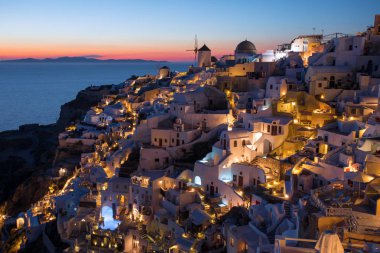 Geleneksel Oia günbatımı Santorini, Yunanistan