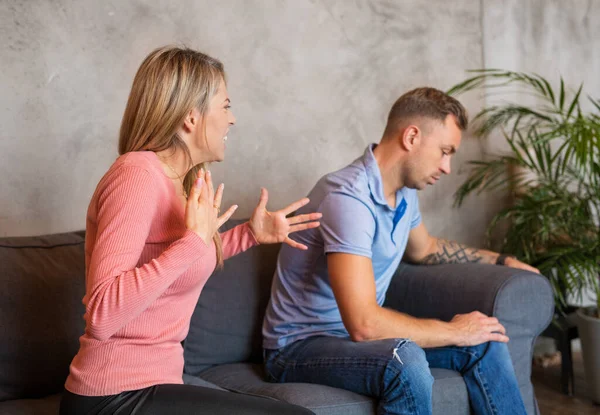 Woman Can Stand Man Anymore — Stock Photo, Image