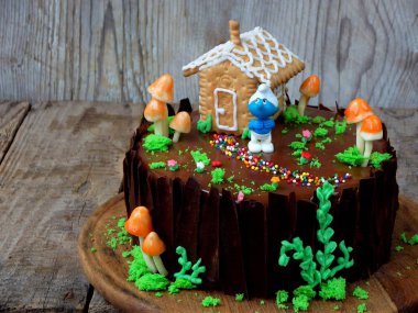 Pasta masal ev tanımlama karanlık arka plan üzerinde