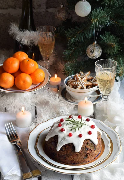 Tradiční Anglická Vánoční Dušené Pudink Zimní Bobule Sušeného Ovoce Ořechů — Stock fotografie