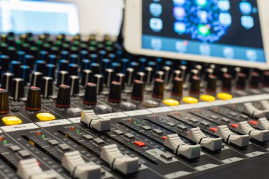 ses karıştırıcı kontrol düğmeleri cihazı