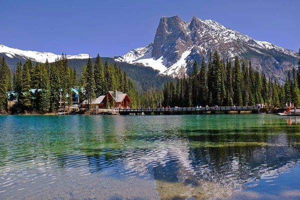 Lago Esmeralda no Parque Nacional Yoho na Colúmbia Britânica — Fotografia de Stock