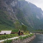 Landschappelijk natuurbeeld van Noorwegen in de zomer