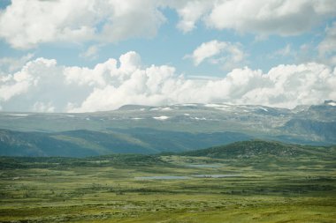 Yazın Norveç 'in doğal manzarası