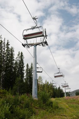 Teleferik alan ve orman Trysil, Norveç'in en büyük kayak merkezinde 