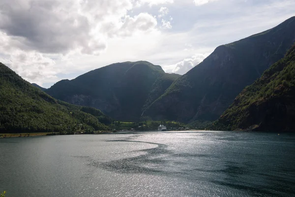 Szcenírozott Kilátás Norvégiára Nyáron — ingyenes stock fotók