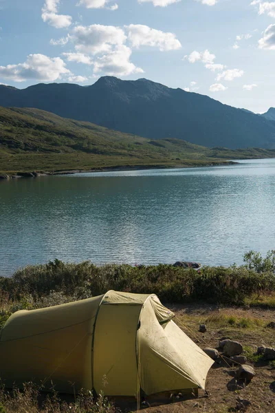Tourist Tent Camping Beautiful Gjende Lake Besseggen Ridge Jotunheimen National — Free Stock Photo
