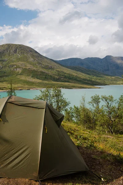 Toeristische Tent Camping Aan Het Prachtige Gjende Meer Besseggen Bergkam — Gratis stockfoto