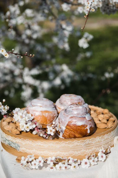 Zelfgemaakte Cinnabon Buns Met Cinnamon Cream Lekkere Taarten Met Roomboterroom — Stockfoto