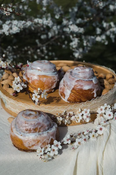 Zelfgemaakte Cinnabon Buns Met Cinnamon Cream Lekkere Taarten Met Roomboterroom — Stockfoto