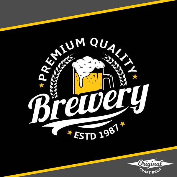 Beyaz ve sarı vintage bira logo vektör — Stok Vektör