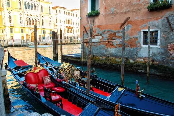 Venecia Febrero 2018 Canal Con Góndolas Venecia Italia — Foto de Stock