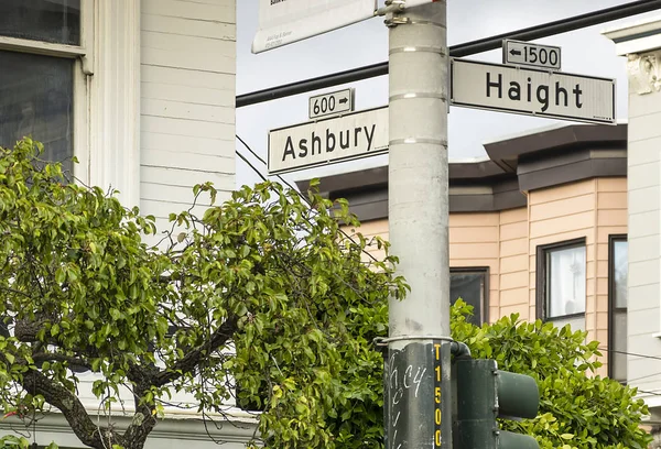 Haight y Ashbury en San Francisco . — Foto de Stock